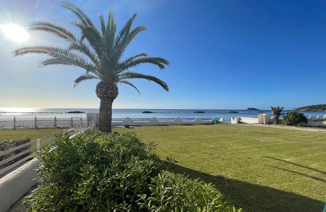 Casa de playa con entrada privada en la playa.