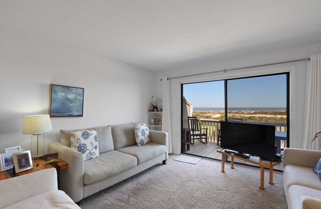 Beach Paradise & Pools - Oceanfront on Harbor Island