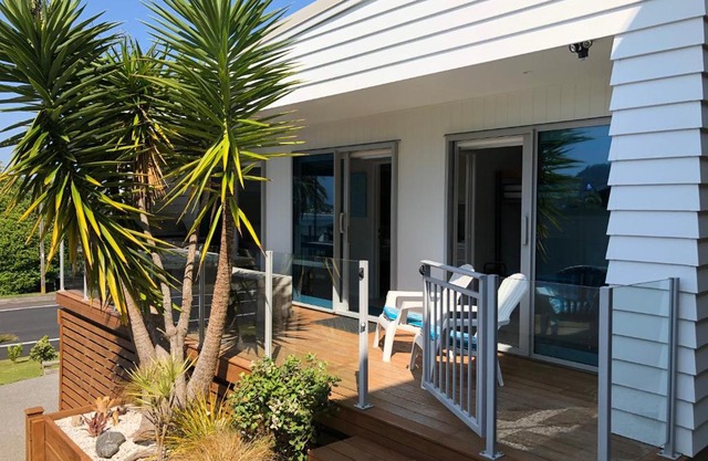 Beach Pod Studio - Tairua Bach