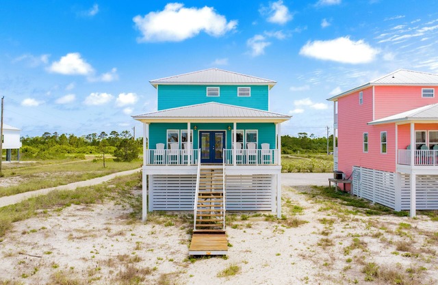 50 Steps to Pool & Beach! Perfect Family Getaway! Sleeps 12!