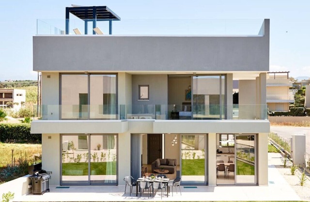 Beach Sand Villas | Beachfront Roof Pool Seaviews