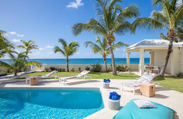 Beach Secrets 4BR in Beacon Hill by Personal Villas - Modern Oceanfront Villa