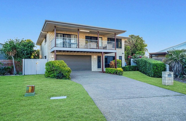 Beach Sitting @ Mulambin is a spacious holiday home.