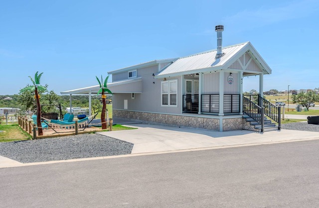 Beach-Themed Tiny Home 'Marina's Pier' Brings Coastal Vibes to Texas Hill Country with Dual-Level Sl