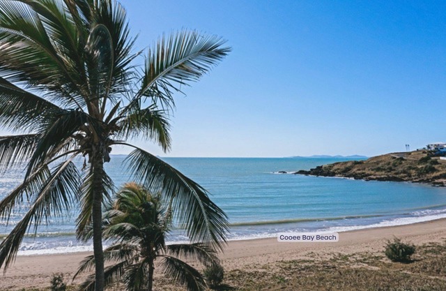 BEACH VIBES IN COOEE BAY with high-speed internet
