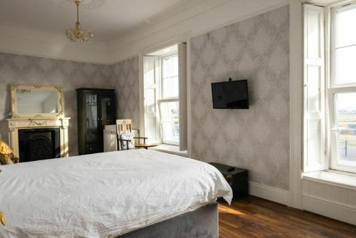 Beach Views Elegant & Modernised 5BD Period Home