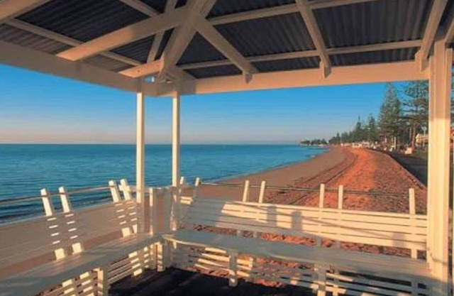 Perfect Position Private Townhouse Dual Living 4 Beds Suttons Beach Sea Views