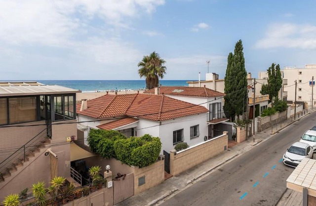 Beach Villa Cristina by HHBCN