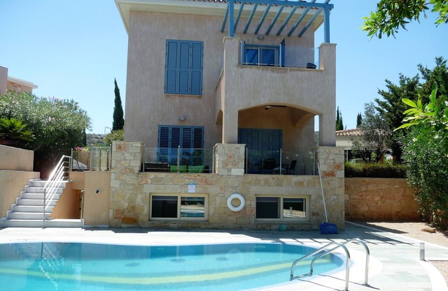 Villa en Latchi, Chipre en la playa de Yiannakis por los baños de Afrodita y el parque Akamas