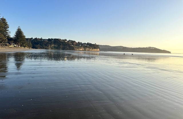 Beachcomber Orewa 200m from Bars and Restaurants across the road from the beach