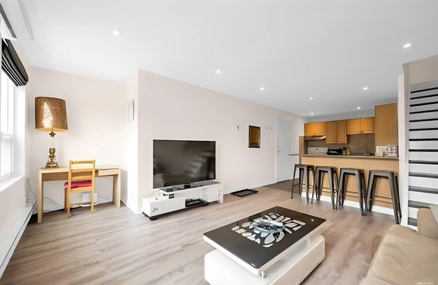 Beaches - 2BDR Townhouse