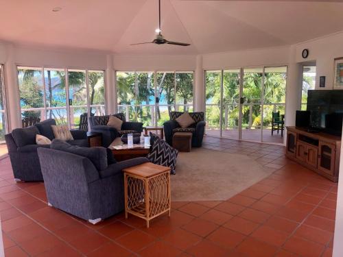 Beaches No 6 - Beachfront Views