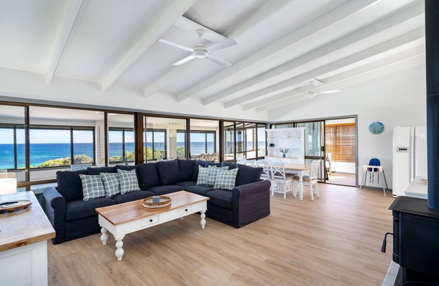 Beachfront Penthouse by Peppy Beach Retreats® (6 Adults)