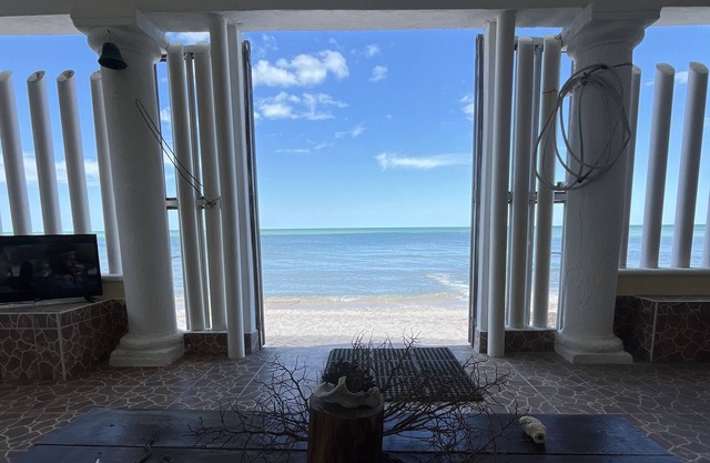 Beachfron home w/ spectacular sunsets Located in Yucatán Mexico