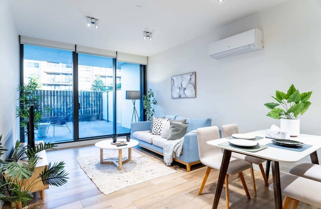 Beachfront 2B APT at Quay Boulevard Free Parking