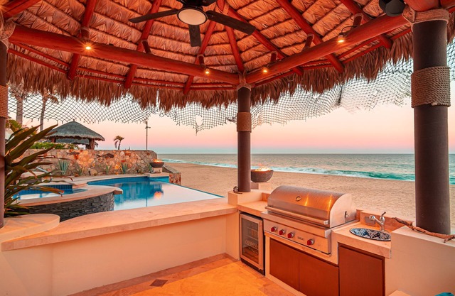 Beachfront 4BD Villa with Beachfront Club Access