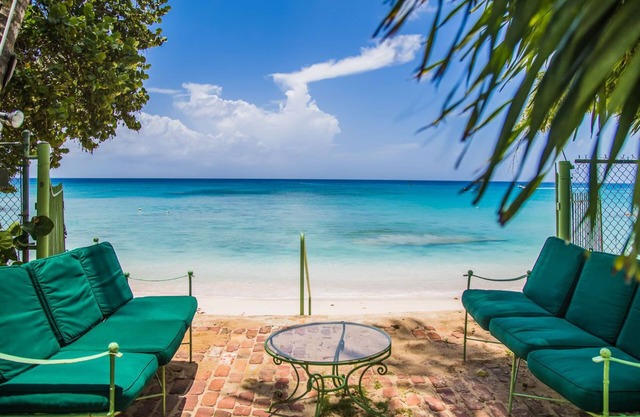 Villa frente al mar de 6 dormitorios en la costa oeste de Barbados