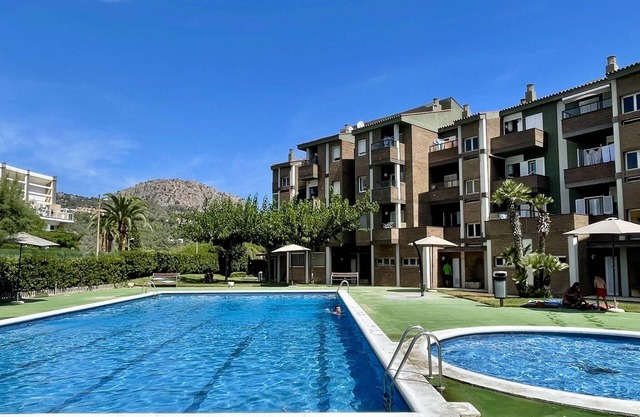 Apartamento en la Playa con Piscina