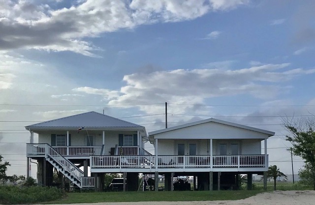 BEACHFRONT CAMP ON QUIET END OF ISLAND. WELCOME TO OUR PARADISE!