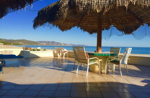 Casa frente al mar con todas las comodidades del hogar.