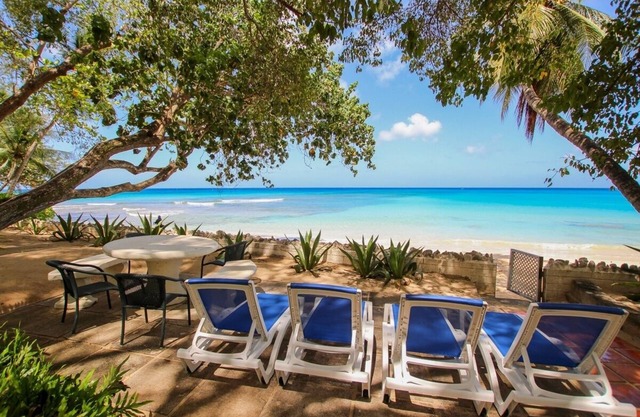 Beachfront Classic 3-bed House - Whitecaps by BSL Rentals
