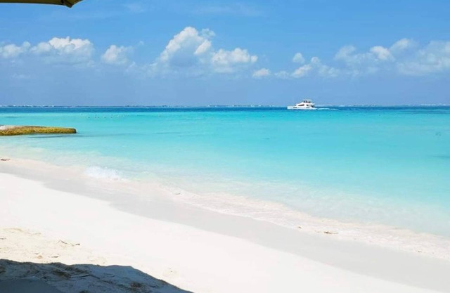 Beachfront Condo in Playacar Stunning Ocean Views 7105