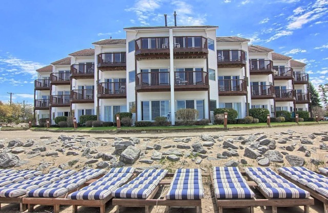 Condominio frente a la playa completamente remodelado en Grand Traverse Bay