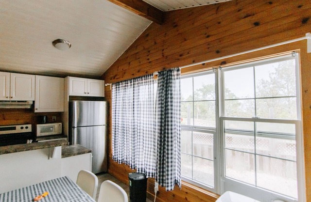 SANDPIPER BEACH RESORT - Cottage # 4