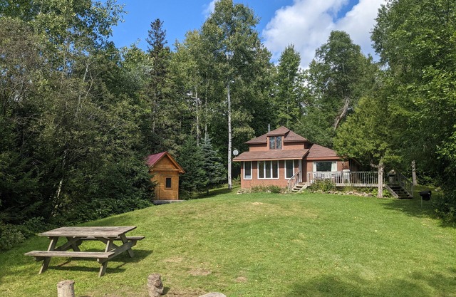 Beachfront Cottage, Incredibly Private, Nice Beach, Dock, Fishing