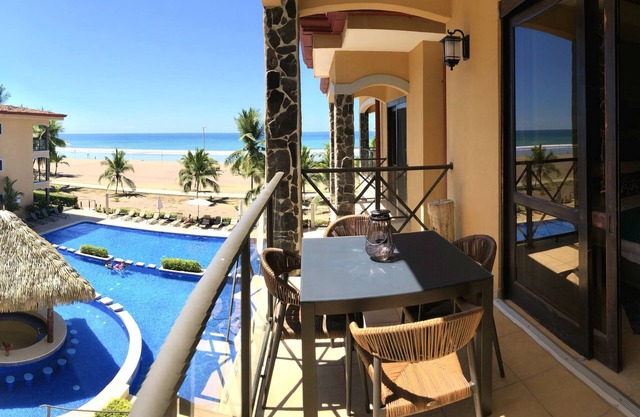 Beachfront dream apartment, recently remodeled