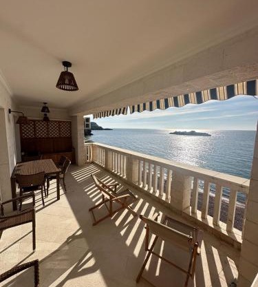 Beachfront Four Bedroom Apartment