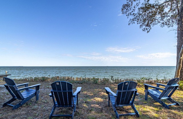 Beachfront hideaway on the Chesapeake Bay!