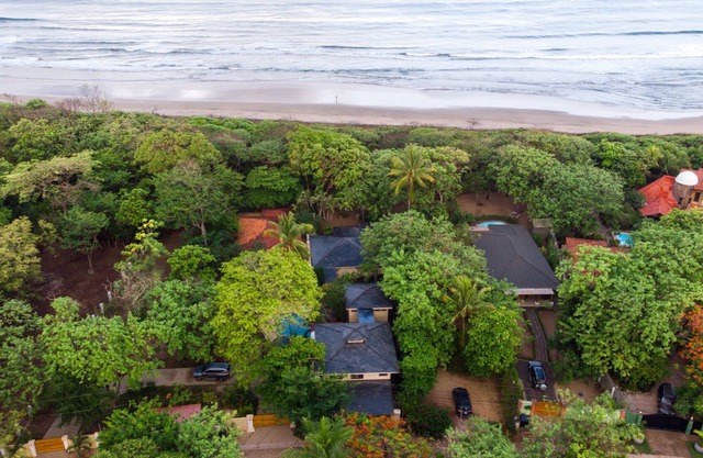Beachfront Home 3BR 2BA on a World Class Surfing Beach! ENJOY THE BEACH LIFE!!