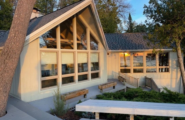 Beachfront Home for Couples, Small Families on Lake Michigan