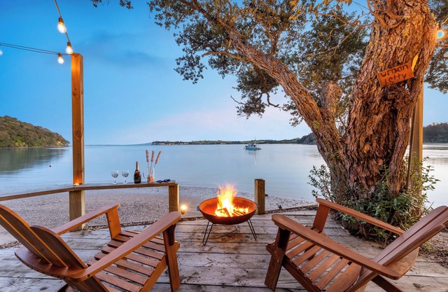 Beachfront House, Stunning Views, Private & Serene