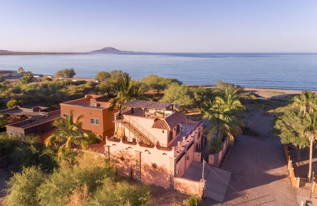 Frente a la playa en la ciudad con impresionantes vistas, disfrute de Loreto sin un automóvil.