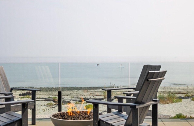 Beachfront Luxury Suite at THE BEACH HOUSE
