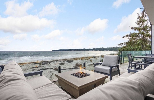 Beachfront Luxury Suite #19 at THE BEACH HOUSE