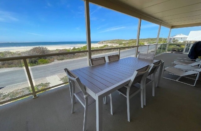 Beachfront luxury Marion Bay, Ocean views, safe swimming beach directly in front