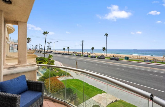 Beachfront Oasis with Stunning Views