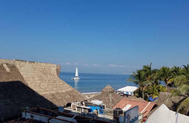 Beachfront, Oceanview, walking distance to Malecon 2 bdrm/2 bath unit for rent