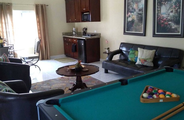 BEACHFRONT ONE-BEDROOM APARTMENT