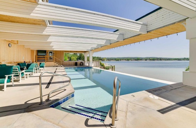 Beachfront Onekama Vacation Rental with Balcony!