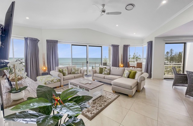 Beachfront Penthouse with Stunning Views
