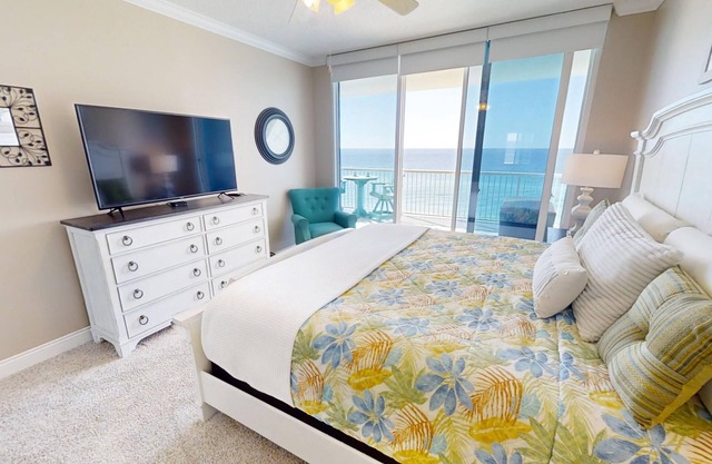 Beachfront Palazzo Condo - 2BR + Bunks, Gulf View w/ Free Beach Chairs!