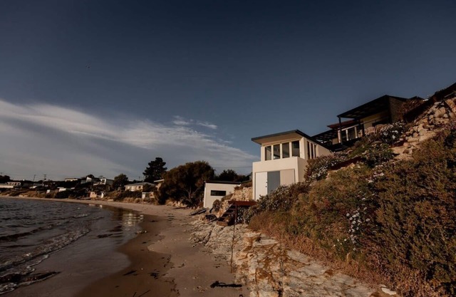 Beachfront Paradise in Opossum Bay