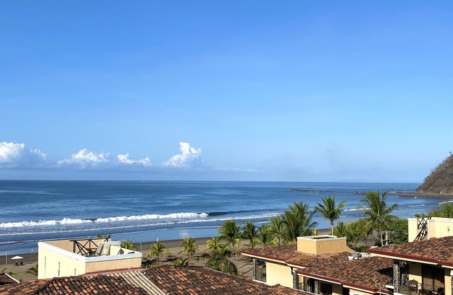 Beutiful Beachfront Penthouse Unit, 5th floor