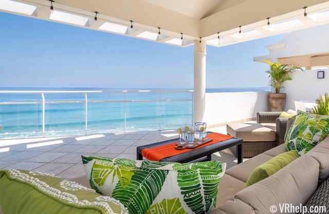 Beachfront ★Penthouse★ with Pool & Private Roofdeck. SUMMER SALE!