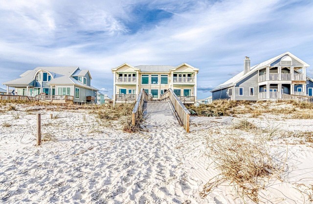 August Discounted! Beachfront - Pools & Pickleball