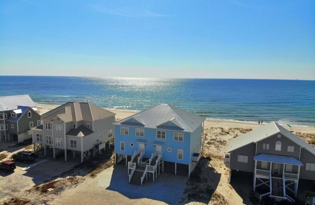 Beachfront, Pools, Tennis/Pickleball